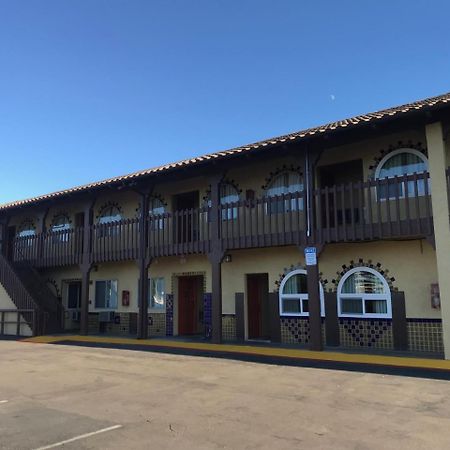 Hacienda Motel Escondido Exteriör bild